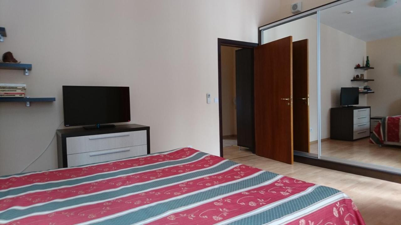 Tes Flora Apartments Borowez Exterior foto