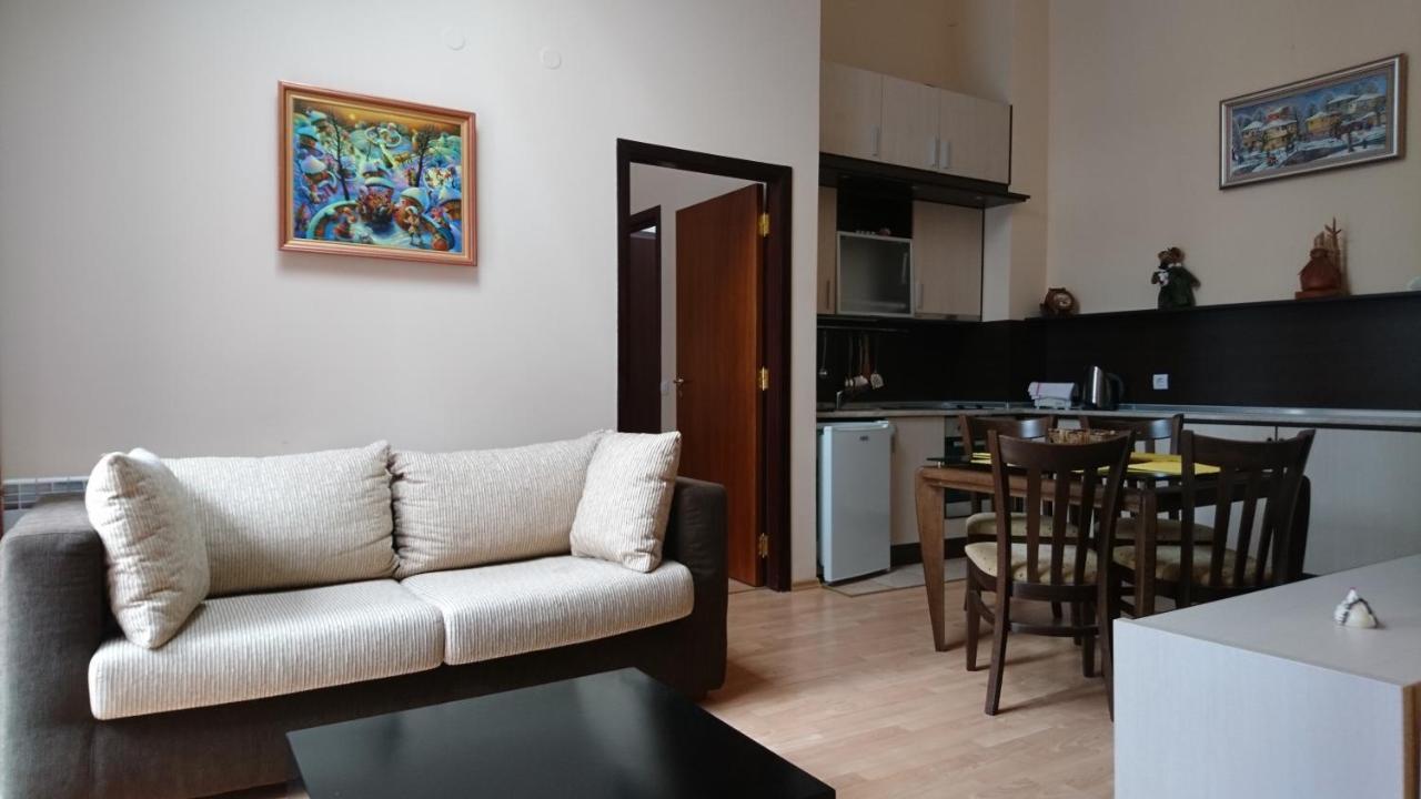 Tes Flora Apartments Borowez Exterior foto